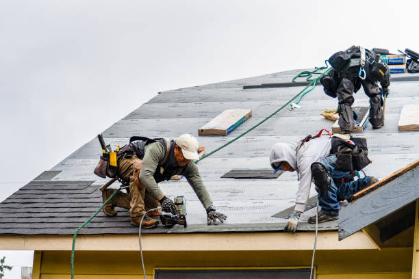Professional Gutter Installation technician working in Kaukauna, WI